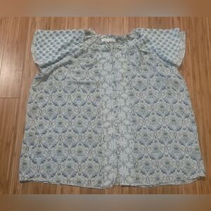 NWOT Rose & Olive Blue Patterned Blouse